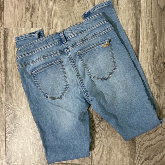 Hollister Stretchy Low Rise Blue Jeans Size 7R - Picture 3 of 4